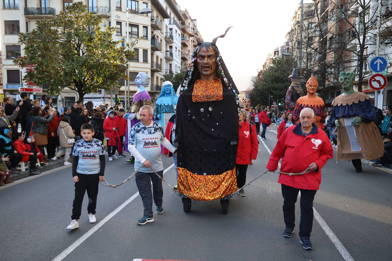 El Carnaval vuelve a brillar en Irun