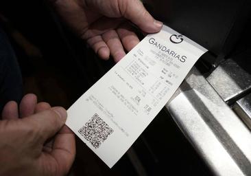 La hostelería defiende el borrador de factura siempre que luego se dé el TicketBai