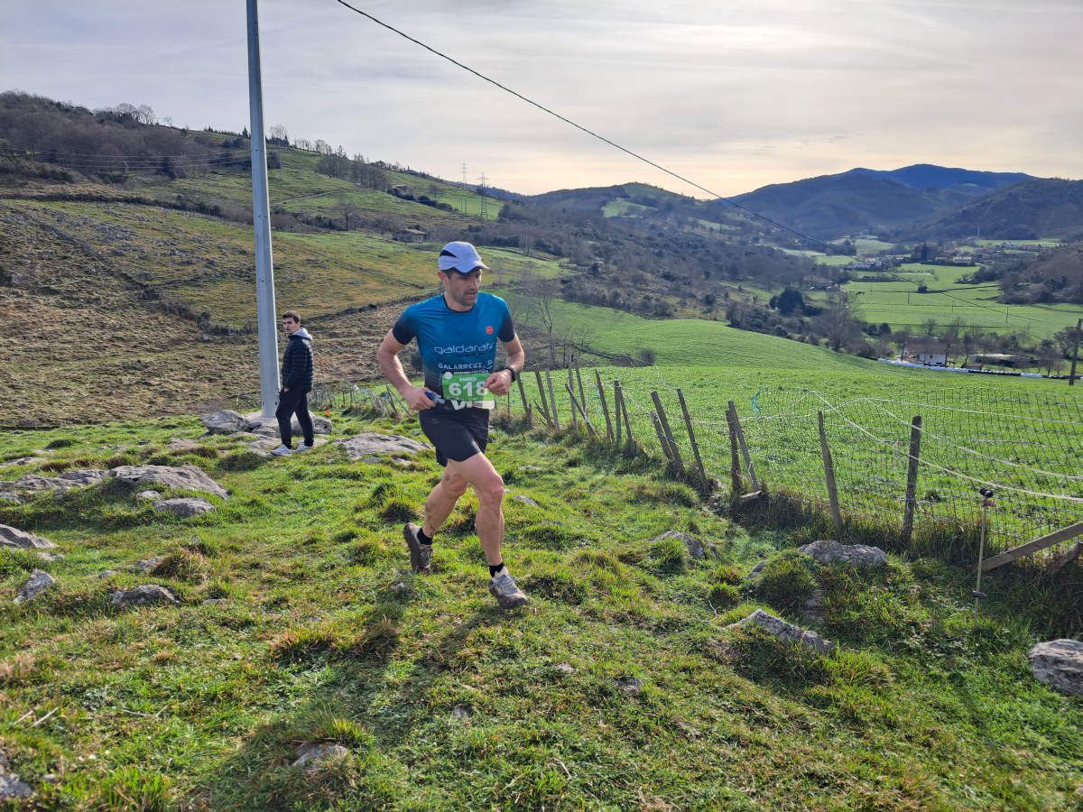 Ibai Angulo eta Ainara Urrutia izan dira azkarrenak Artzei bidea proban