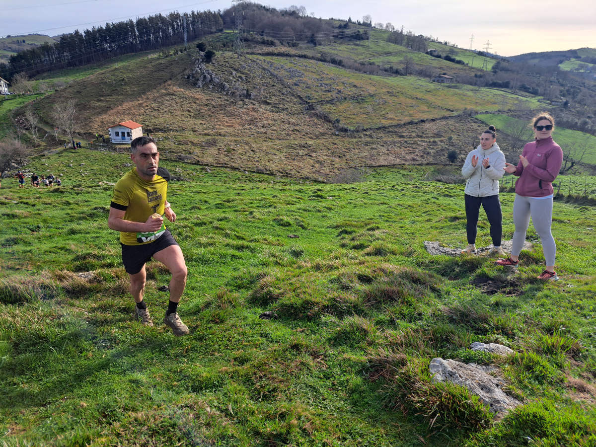 Ibai Angulo eta Ainara Urrutia izan dira azkarrenak Artzei bidea proban