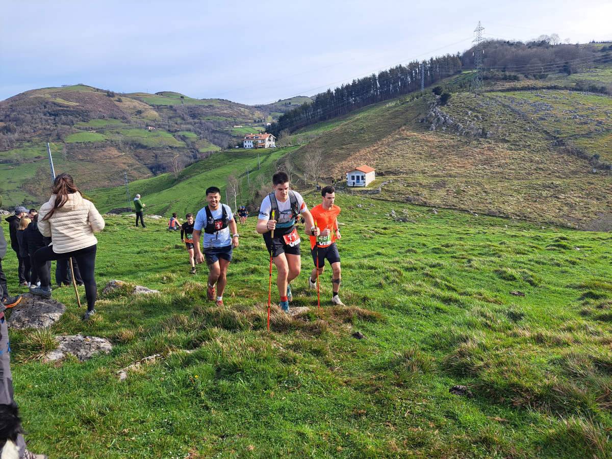 Ibai Angulo eta Ainara Urrutia izan dira azkarrenak Artzei bidea proban