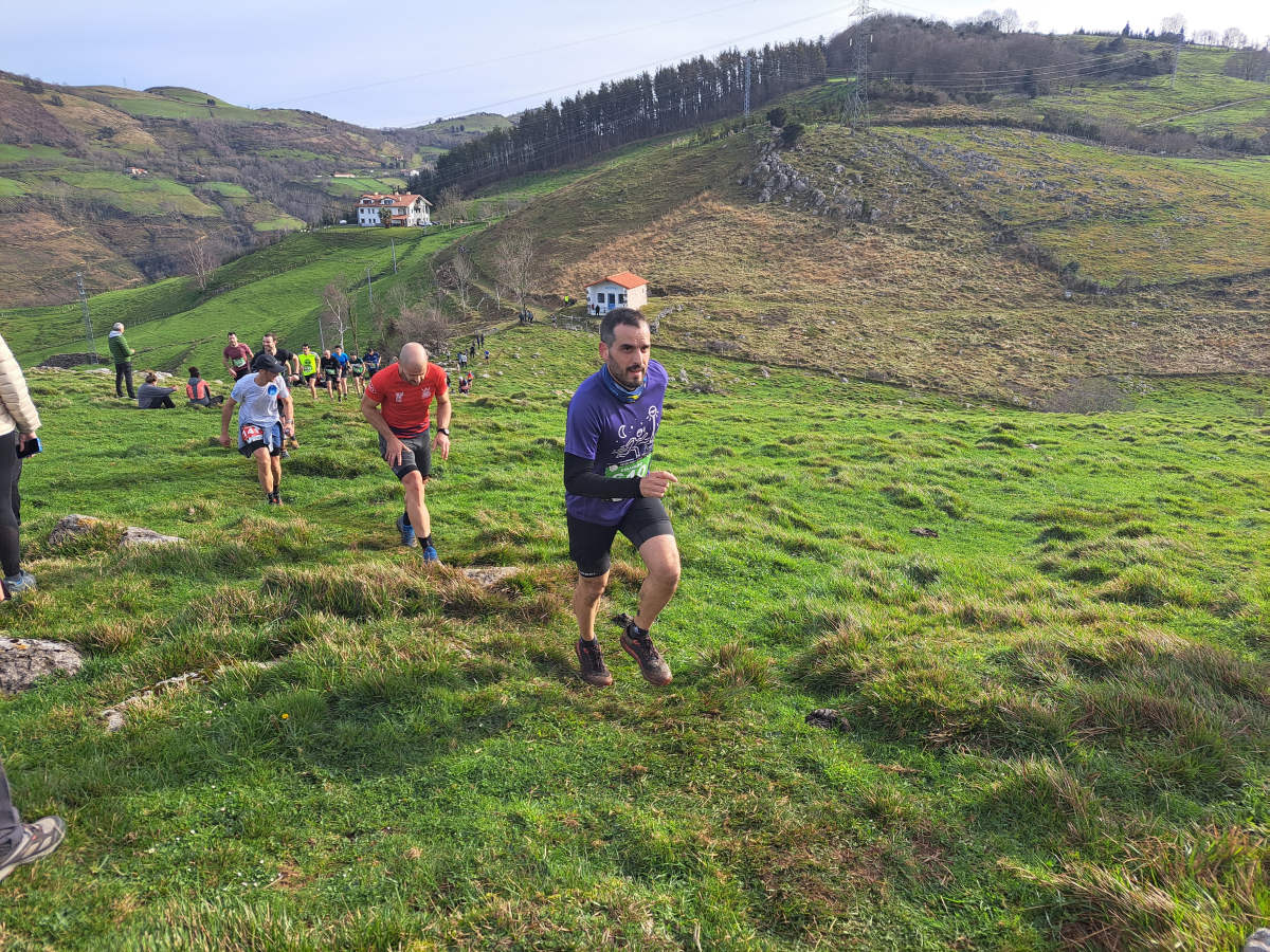 Ibai Angulo eta Ainara Urrutia izan dira azkarrenak Artzei bidea proban