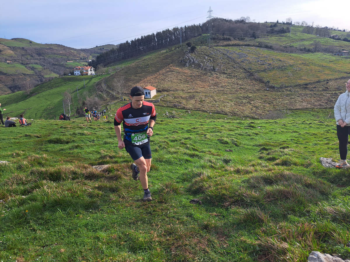 Ibai Angulo eta Ainara Urrutia izan dira azkarrenak Artzei bidea proban