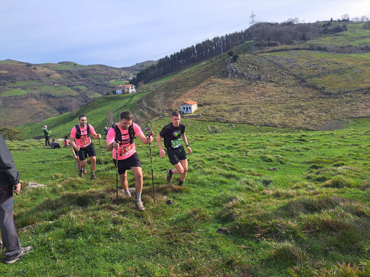 Ibai Angulo eta Ainara Urrutia izan dira azkarrenak Artzei bidea proban