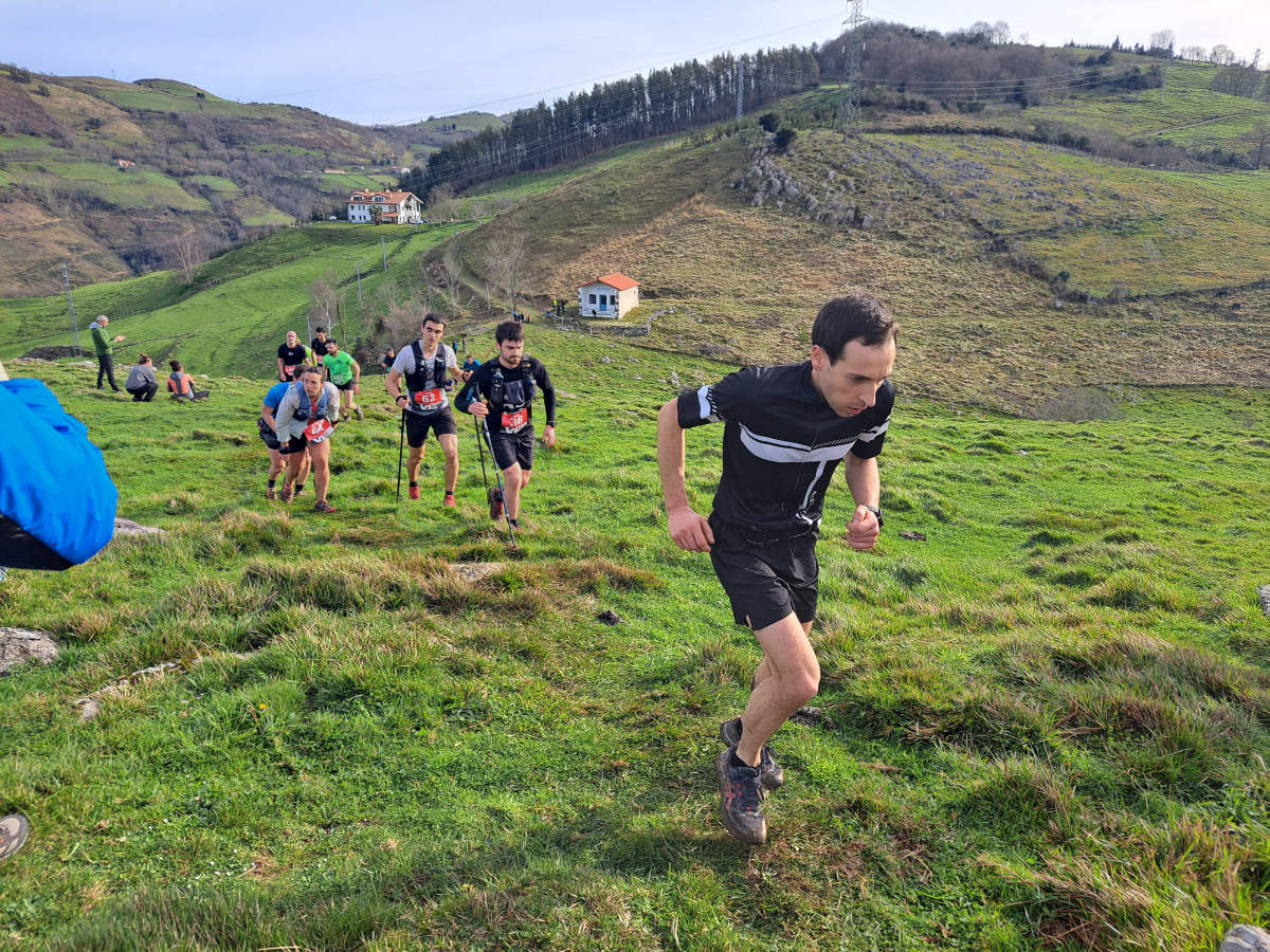 Iraitz Legorburu eta Oihana Zubillaga nagusi Zaldei bidea lasterketan