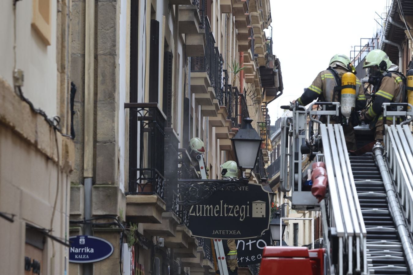 El humo vuelve a activar las alertas en la Parte Vieja