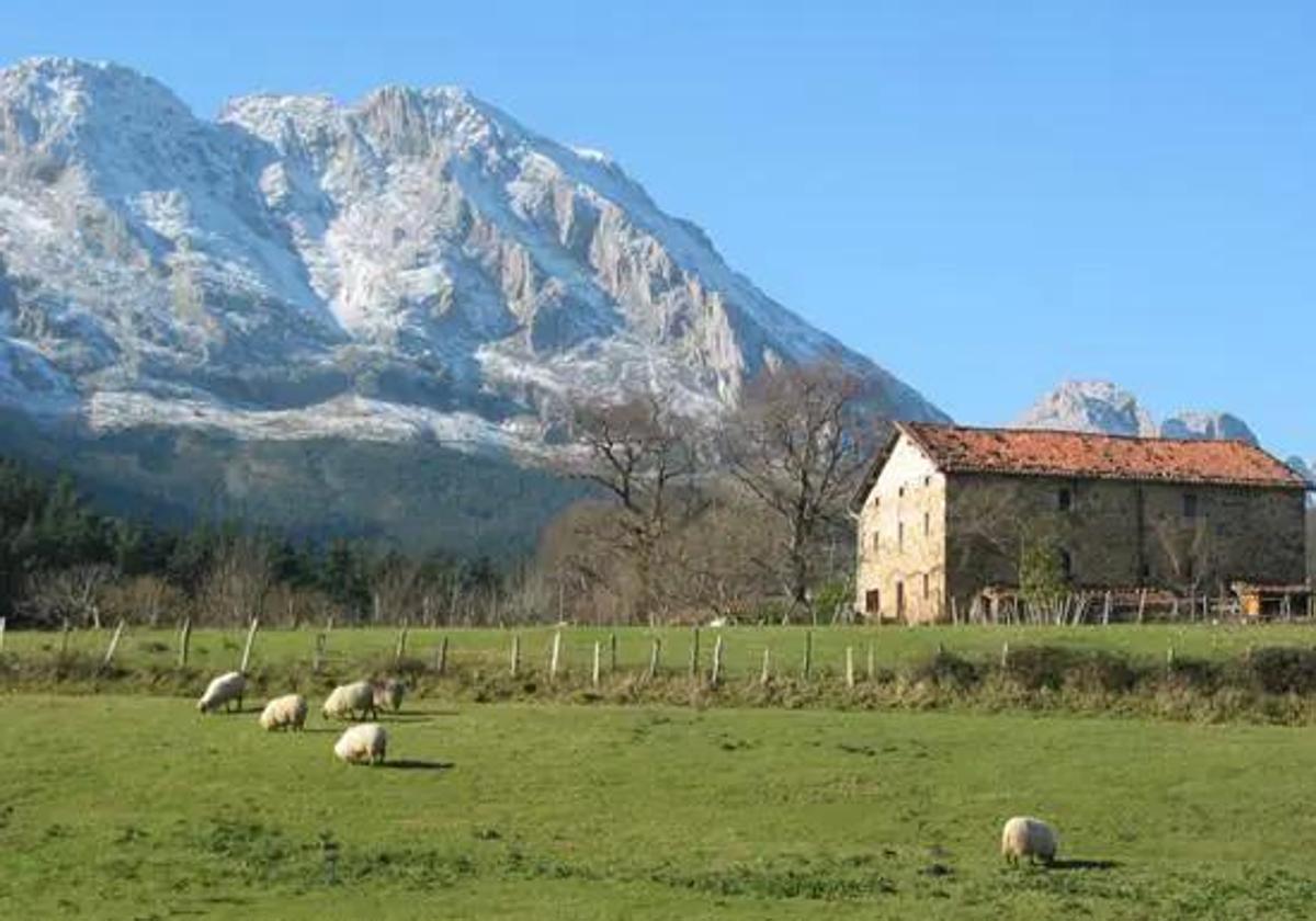 'Anbotoko bira' con la sección de montaña de Goierri K.E.