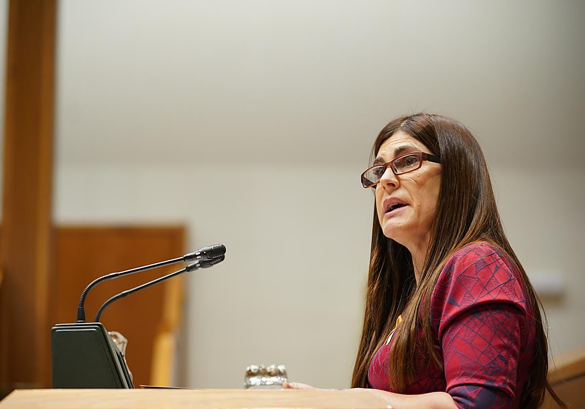 Miren Gorrotxategi en el Parlamento Vasco.