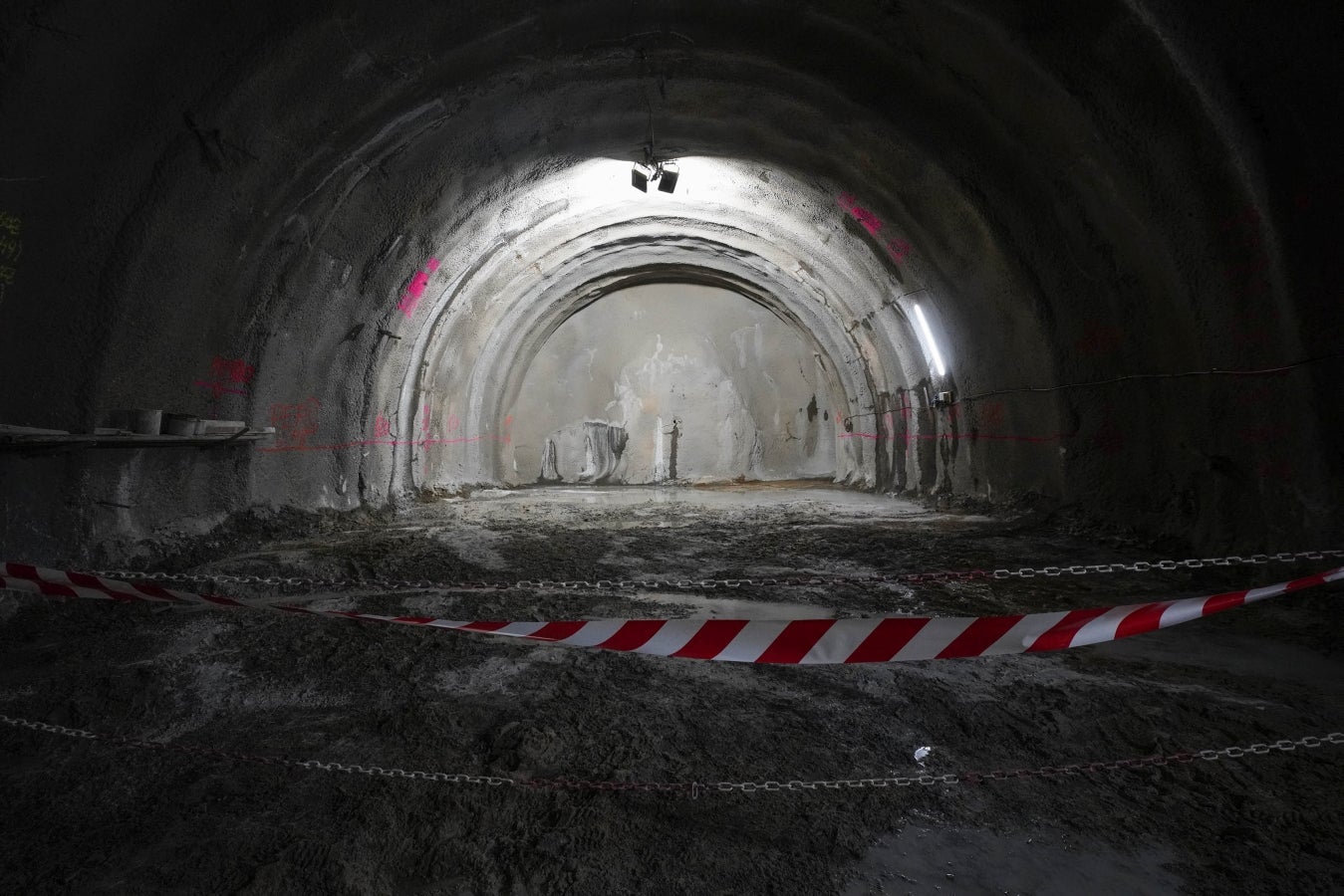 Los dos extremos del túnel del Topo en Donostia se unen bajo el Centro