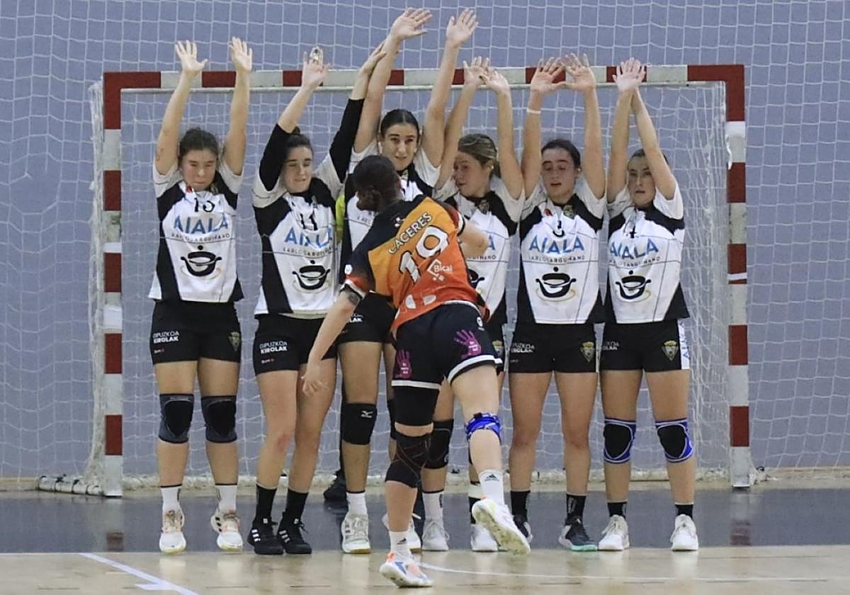 Las chicas del Aiala Zarautz se trajeron una cómoda victoria de Errenteria ante el Ereintza.