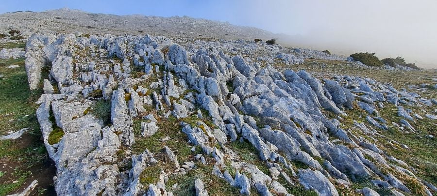Unas espectaculares vistas desde la cima de Andia