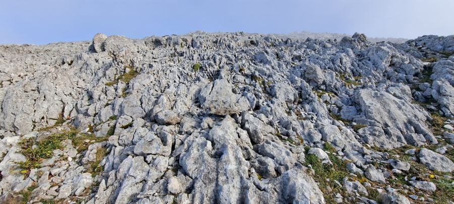 Unas espectaculares vistas desde la cima de Andia