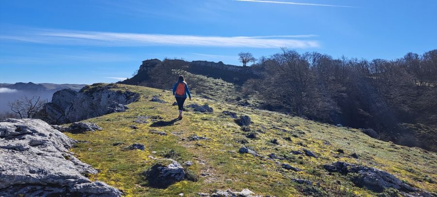 Unas espectaculares vistas desde la cima de Andia