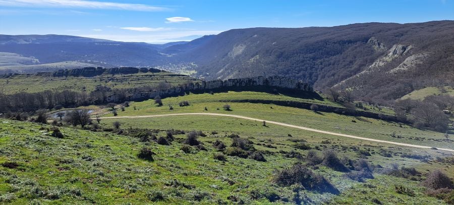Unas espectaculares vistas desde la cima de Andia