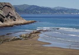 La playa de Zumaia, uno de los grandes atractivos de la costa de Gipuzkoa.