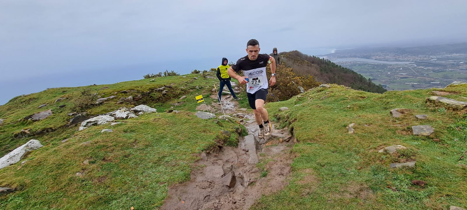 El temporal no puede con la Lezo Jaizkibel
