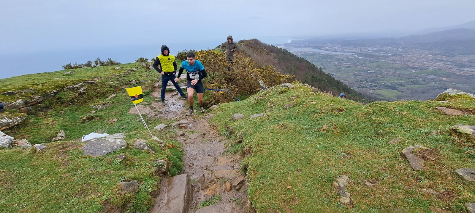 El temporal no puede con la Lezo Jaizkibel