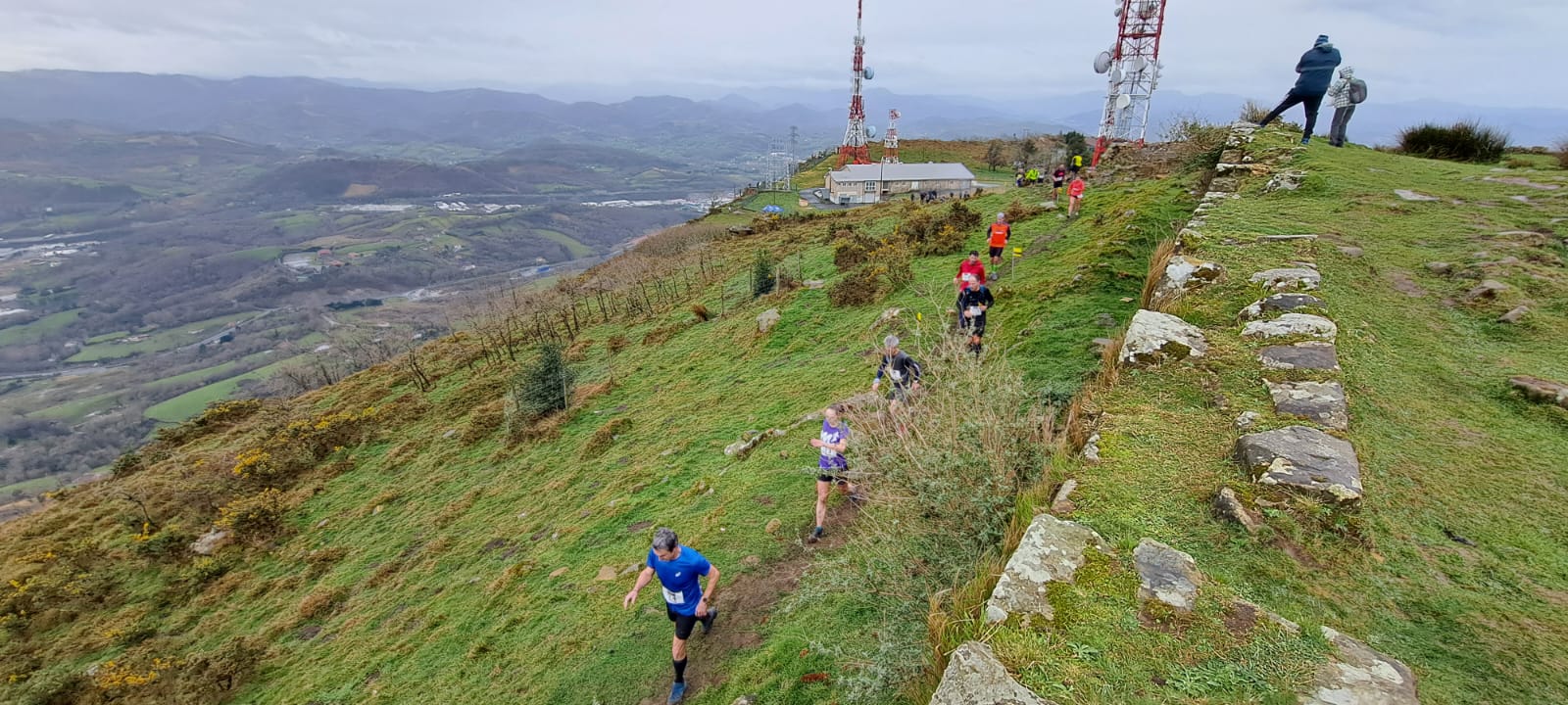 El temporal no puede con la Lezo Jaizkibel