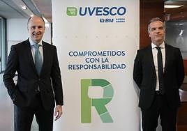 Ángel Jareño, CEO de Uvesco, junto a José Ramón Fernández de Barrena, presidente del grupo, hoy en San Sebastián.