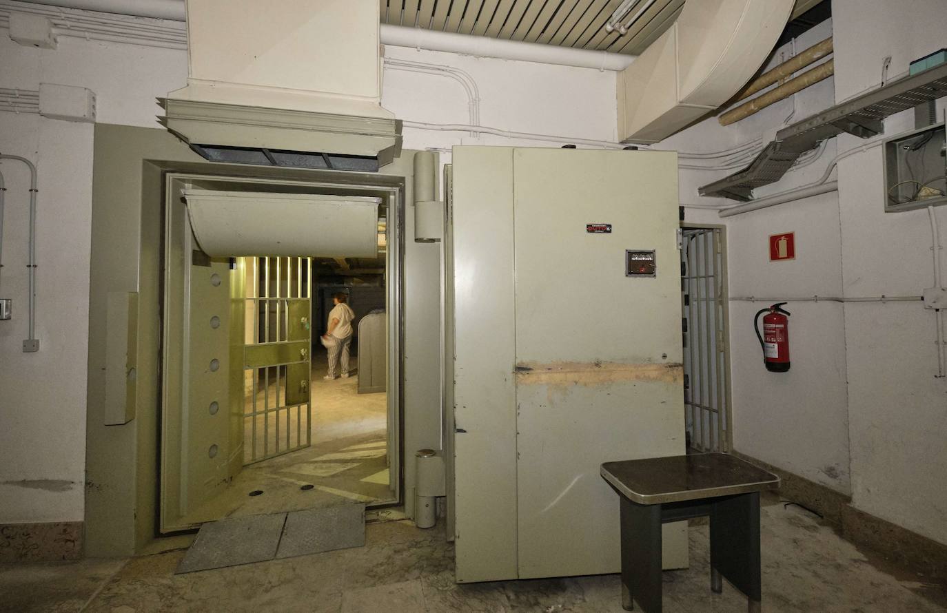 Así estaba la sede del Banco de España en Donostia en 2019