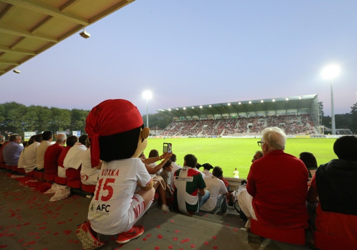 Aficionados del Biarritz Olympique, en un partido en Aguilera.