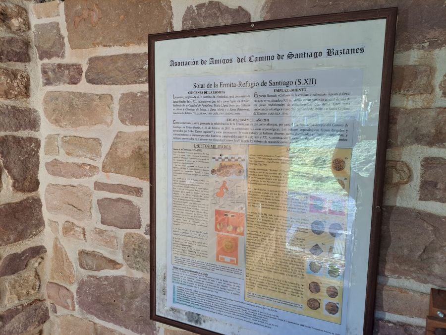 Disfrutando de las vistas desde la cima de Azkenatz