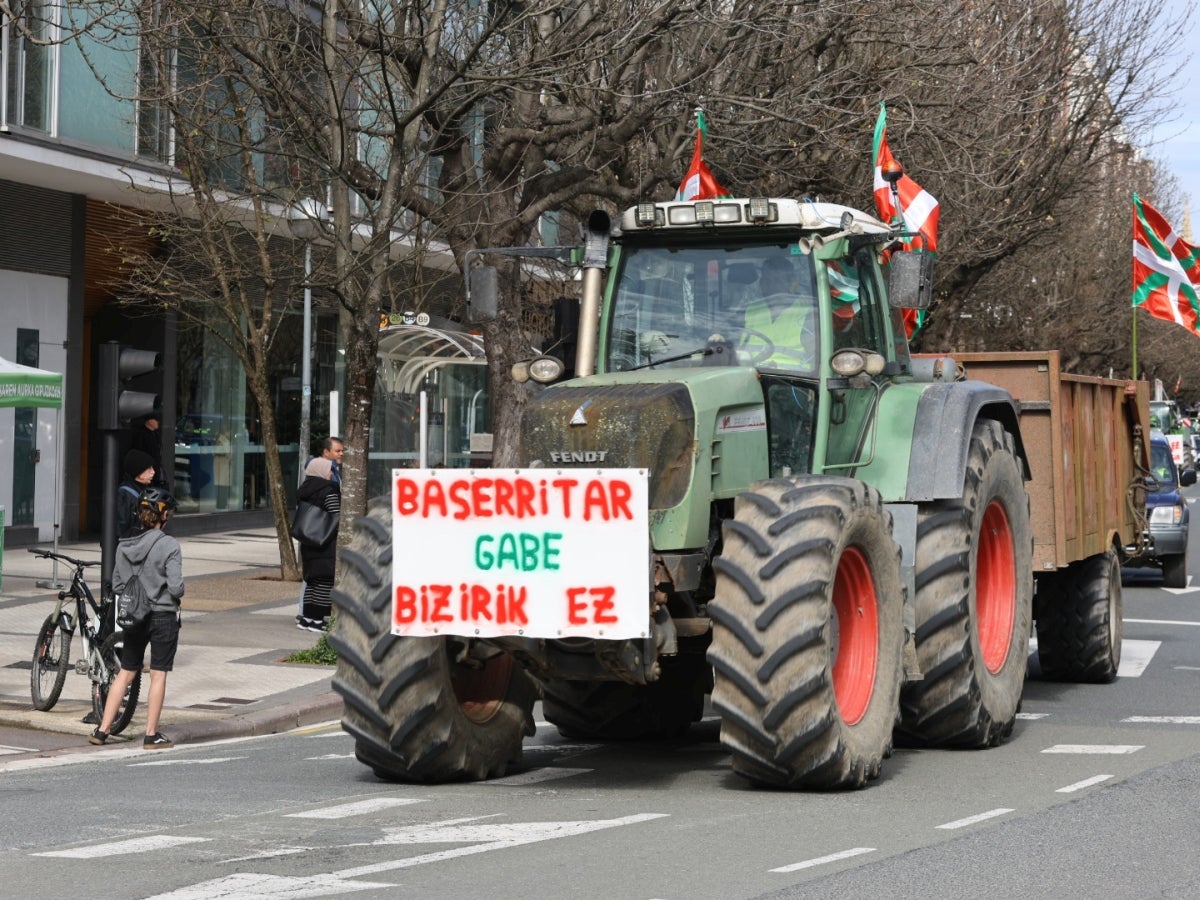 Nueva jornada de protesta de los baserritarras guipuzcoanos