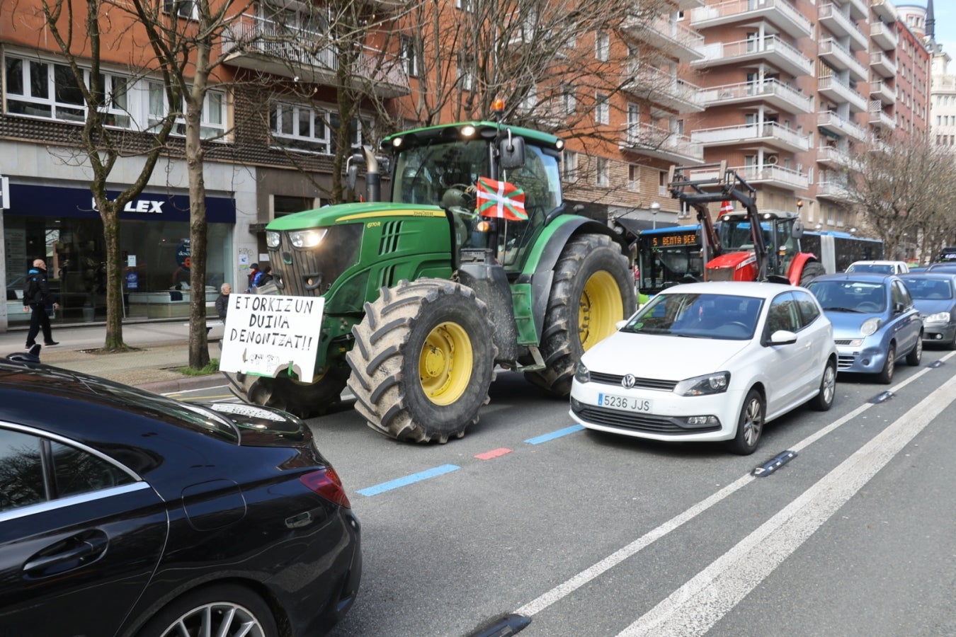 Nueva jornada de protesta de los baserritarras guipuzcoanos
