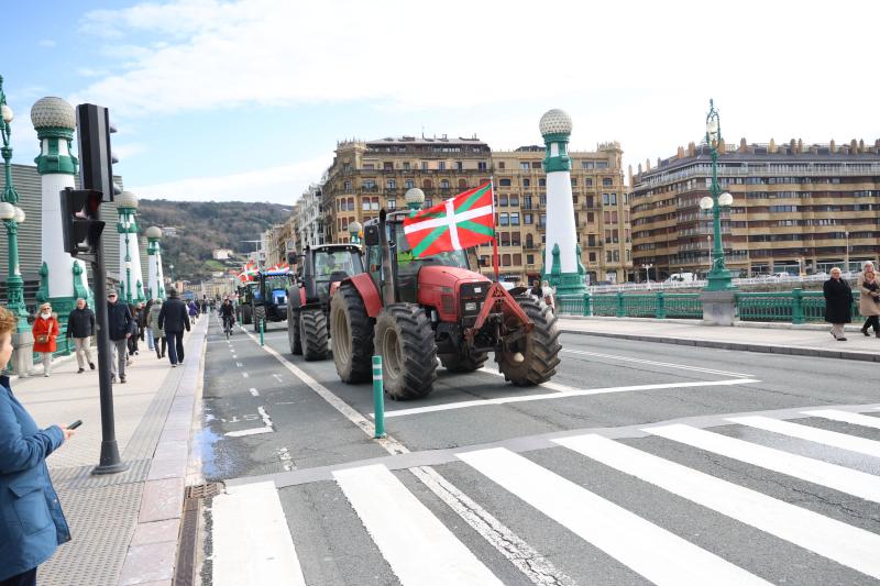 Nueva jornada de protesta de los baserritarras guipuzcoanos