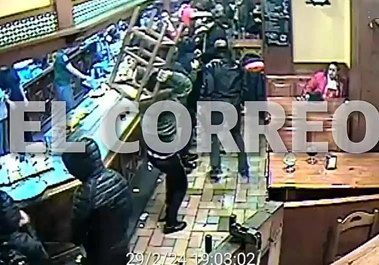 Así fue el ataque de los ultras del Athletic a los aficionados del Atlético en un restaurante de Bilbao