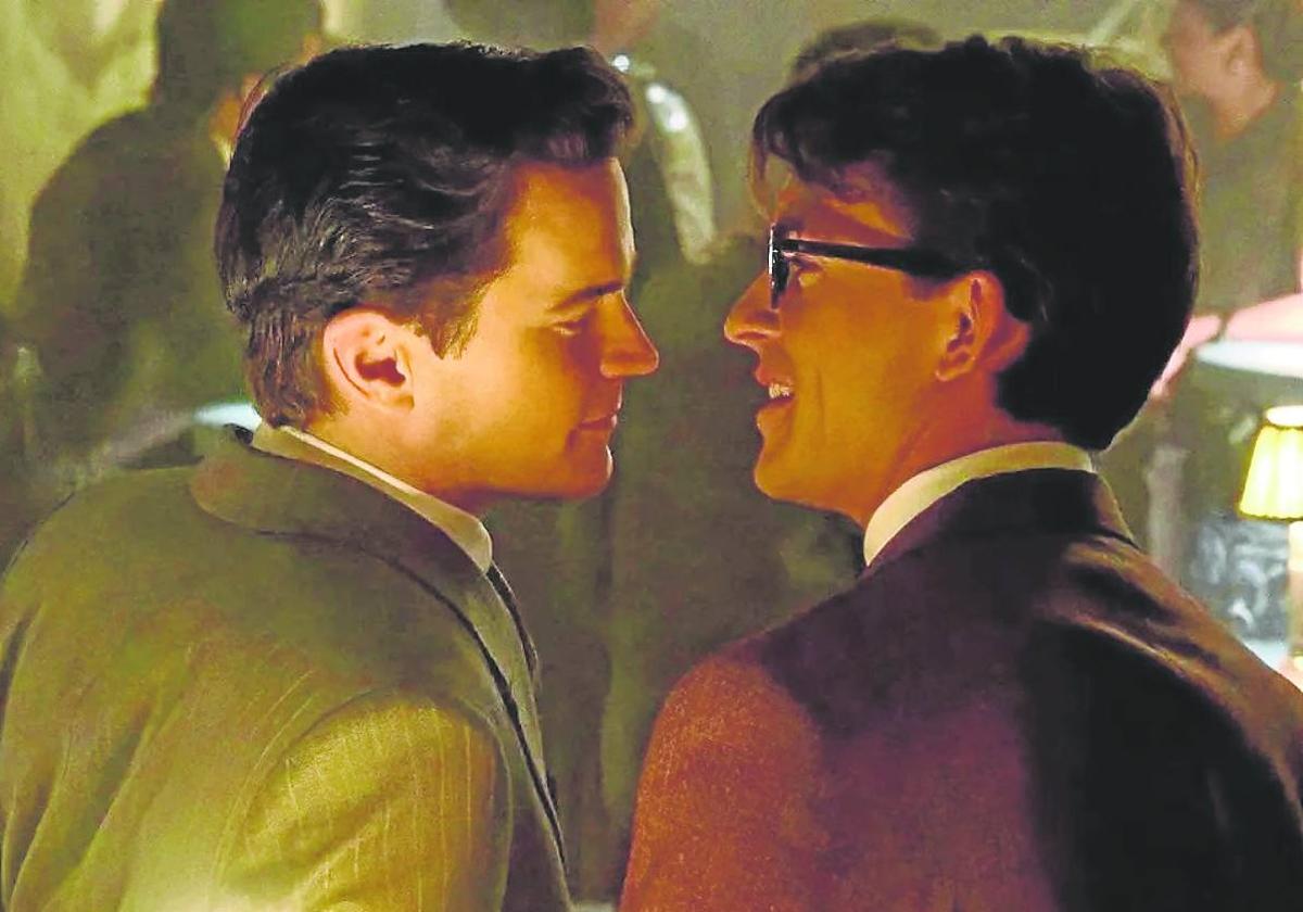 Matt Bomer y Jonathan Bailey, en una escena de uno de los capítulos.