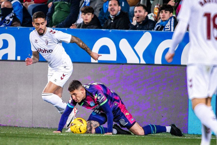 El Eibar se impone en casa del líder