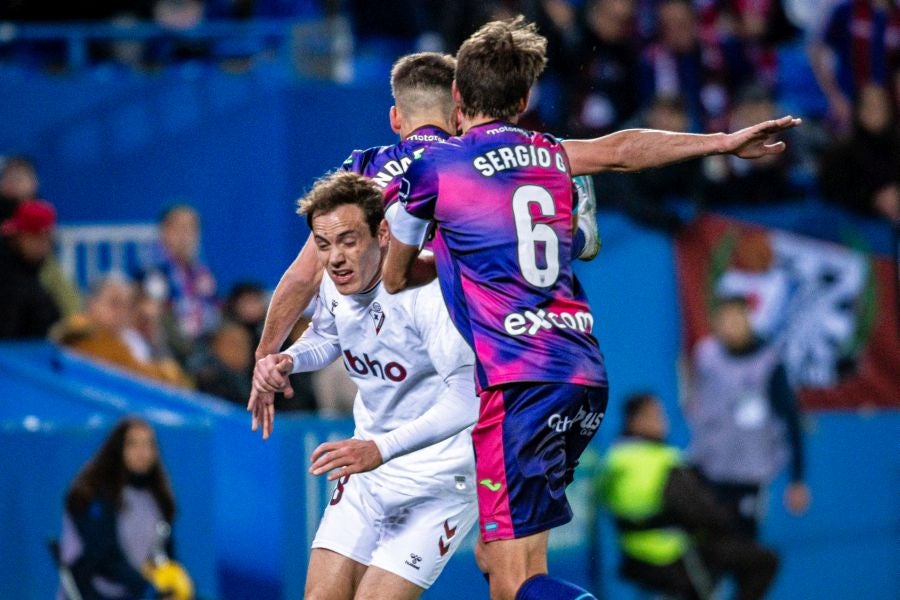 El Eibar se impone en casa del líder