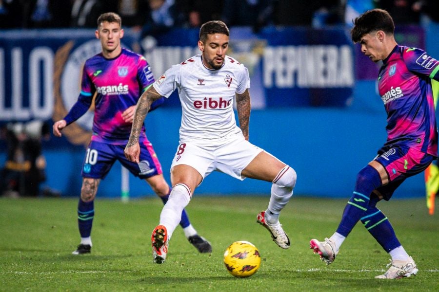 El Eibar se impone en casa del líder