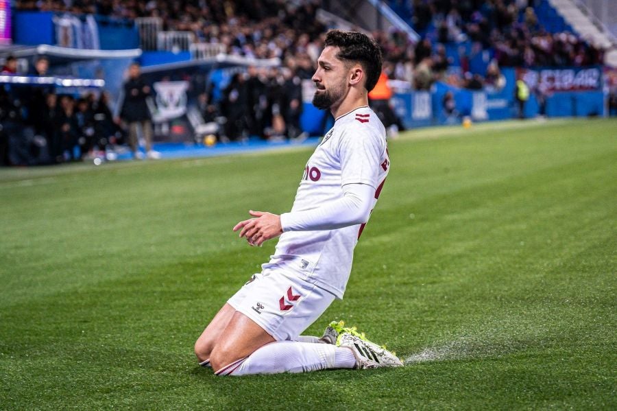 El Eibar se impone en casa del líder