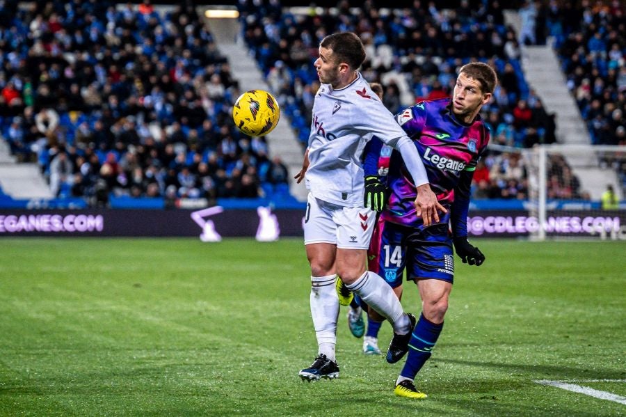 El Eibar se impone en casa del líder