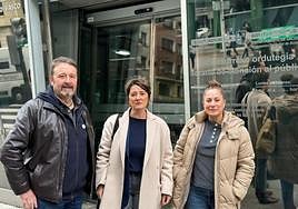 Lemos, Otaegi y Gartzia, en Bilbao antes de la reunión.