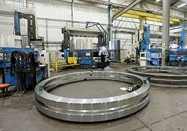 La producción industrial ha caído respecto a diciembre y ha mejorado en términos interanuales.