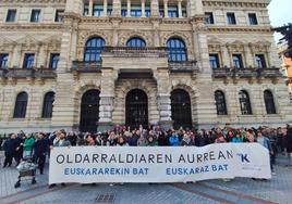 Bizkaiko Aldundiko langileen ordezkariek azken erabakia salatu dute