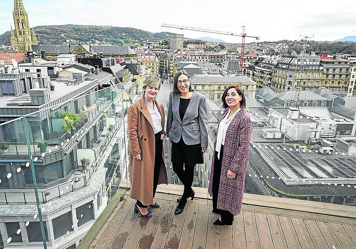 María Uría, Shandra Cordobés y Miren Sotomayor.