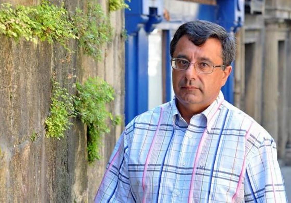 El historiador Pedro Barruso, que ofrecerá la charla prevista para este domingo en el Casino de Anaka.