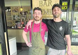 Julen Fernández Sanz y Asier Olmedo Rubio dirigen este bar restaurante pamplonés.