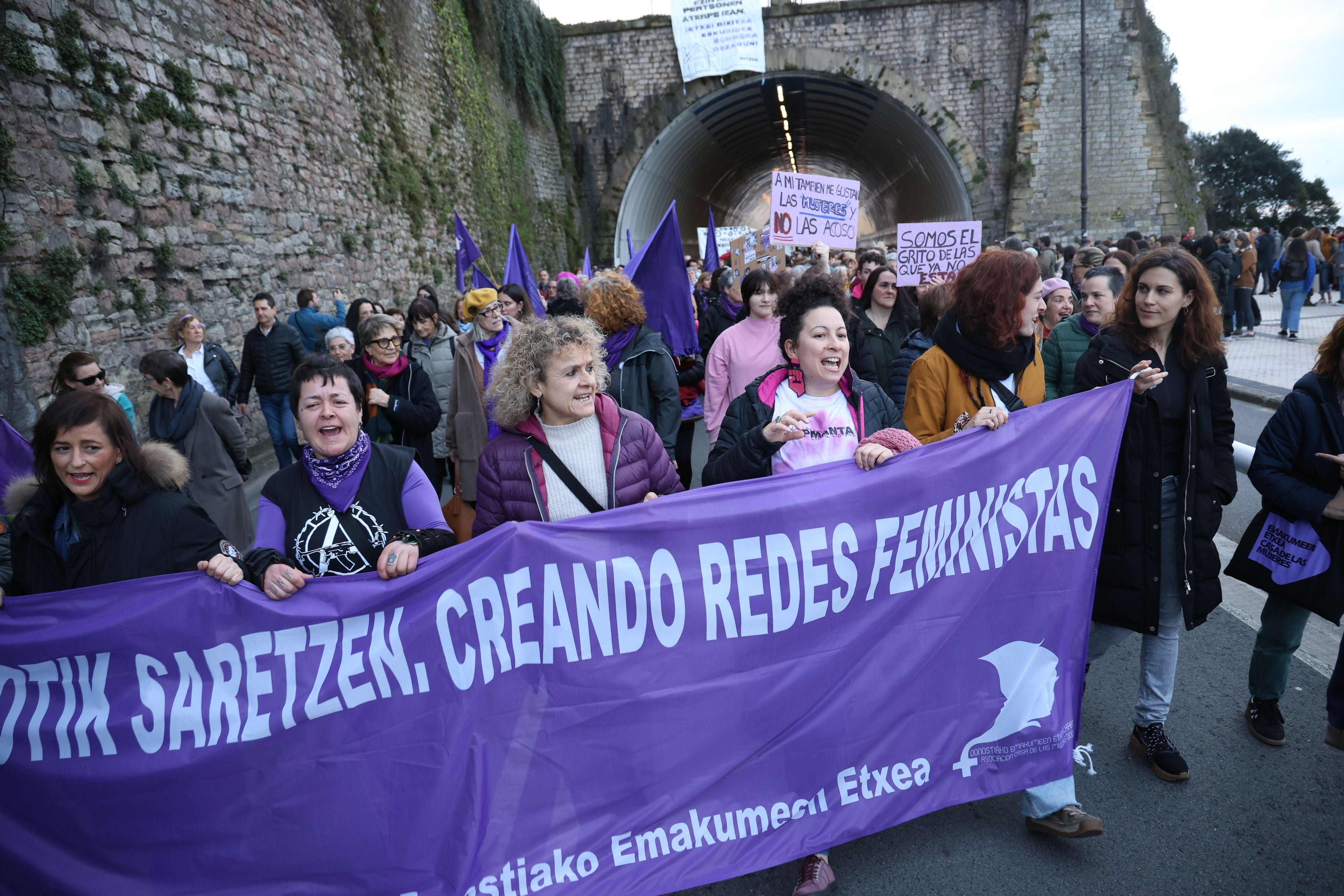 Las imágenes de la manifestación en Donostia por el Día internacional de la mujer