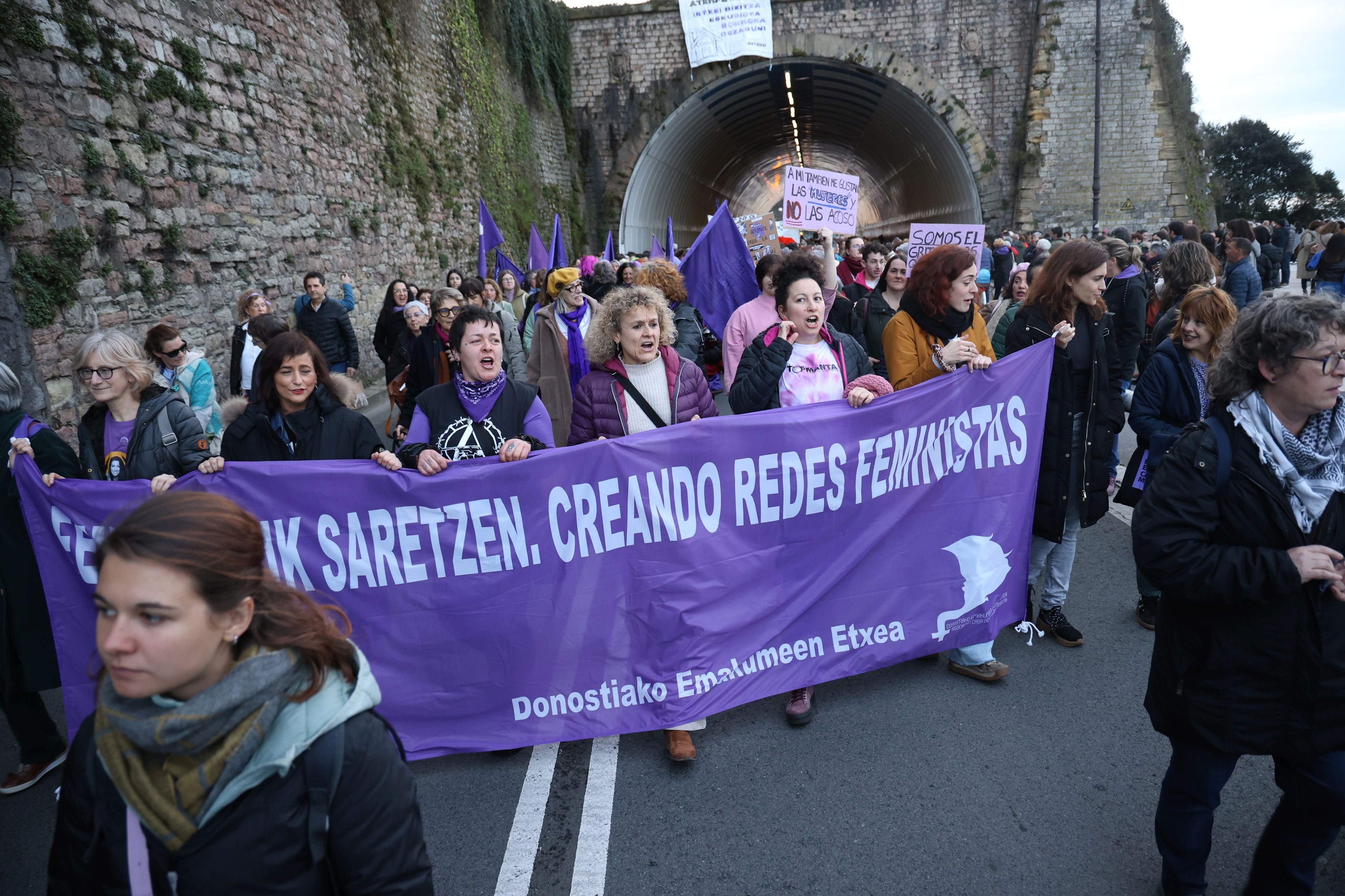 Las imágenes de la manifestación en Donostia por el Día internacional de la mujer