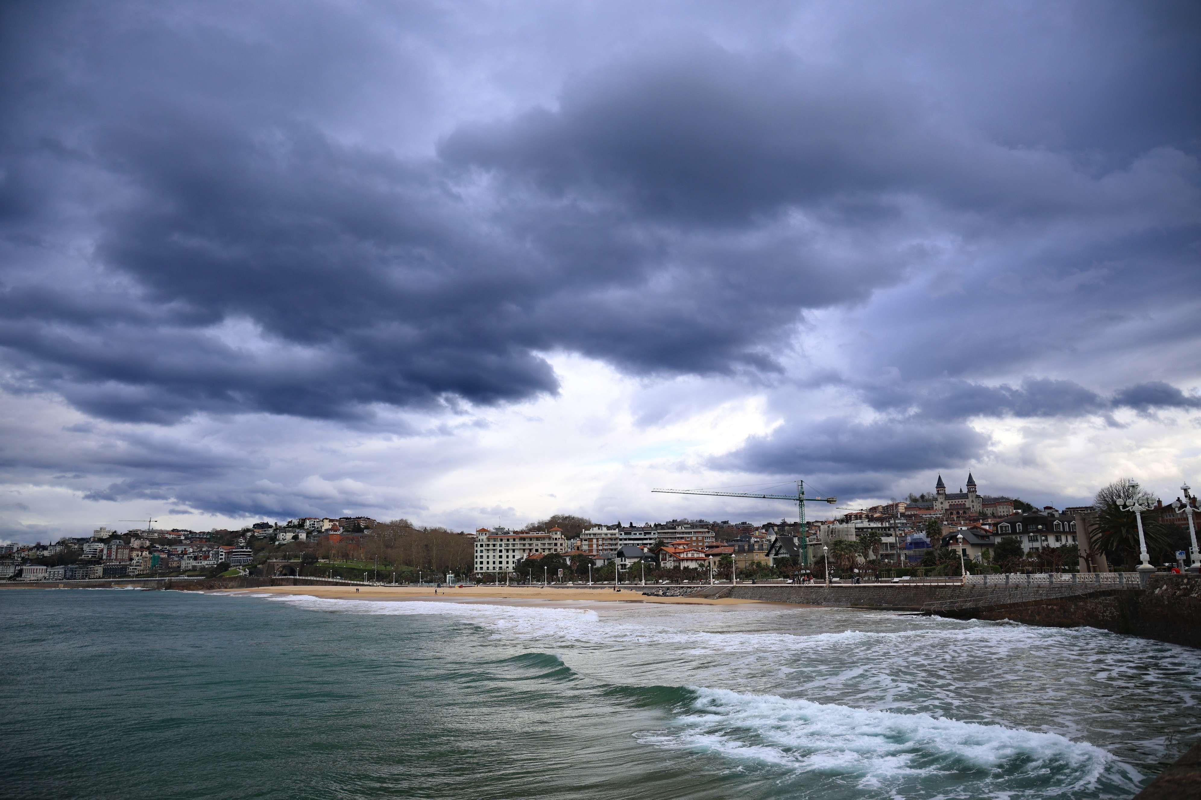 Fin de semana revuelto, marcado por algunos claros, lluvia, viento y ambiente fresco