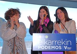Pilar Garrido, Miren Gorrotxategi e Irene Montero en Donostia.