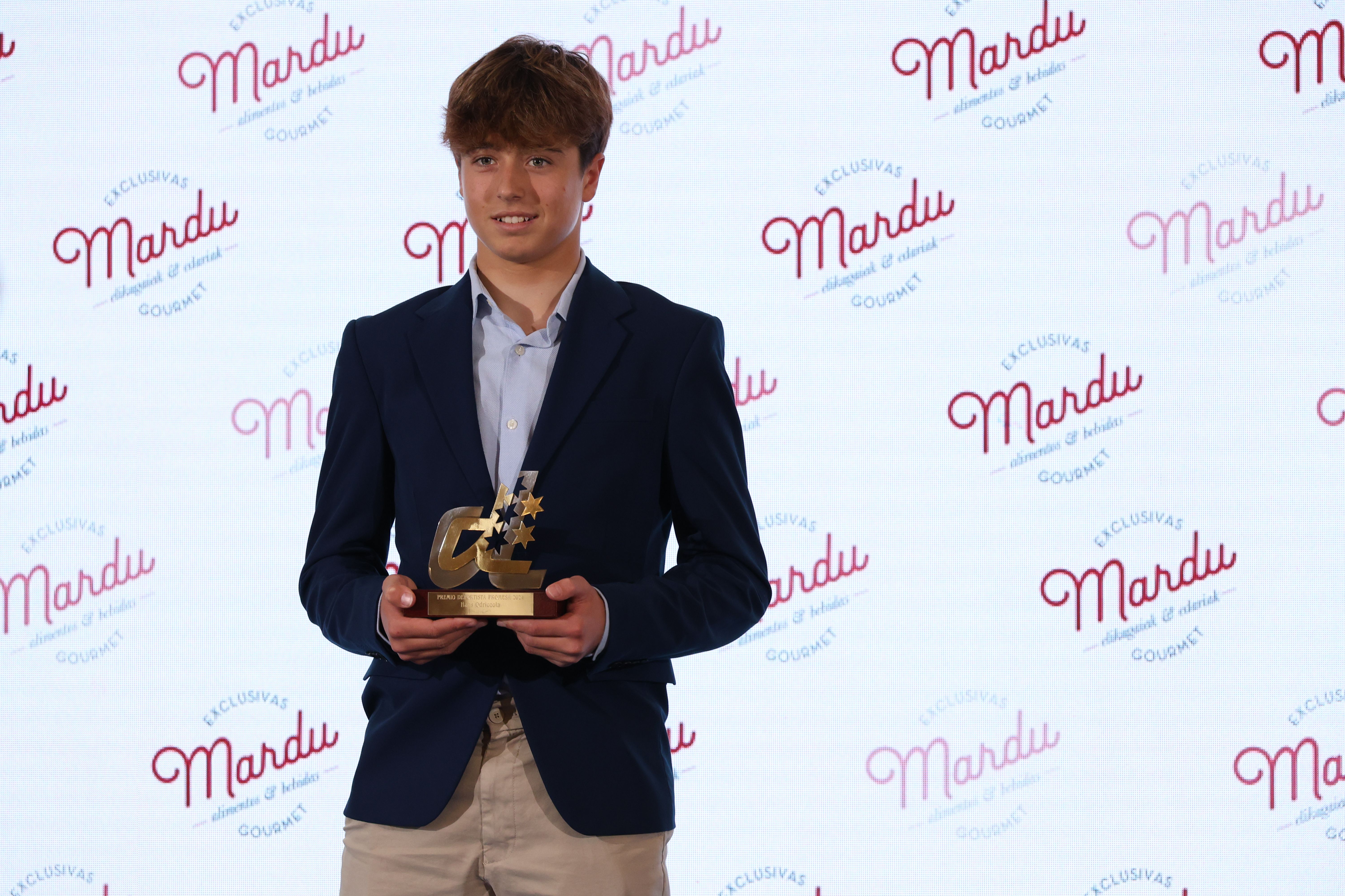 Hans Odriozola recibió el Premio Deportista Promesa