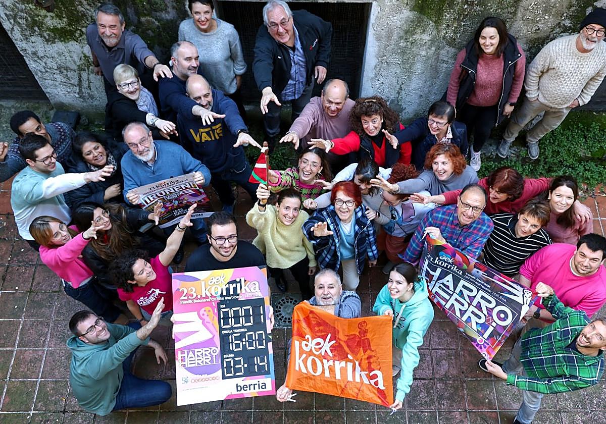 AEK-ko irakasle eta ikasleaklekukoa hartzeko prest.