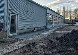 Imagen actual sacada ayer de las obras de la piscina de Fanderia.