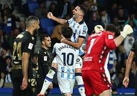 Merino celebra su gol, el primero al Cádiz.